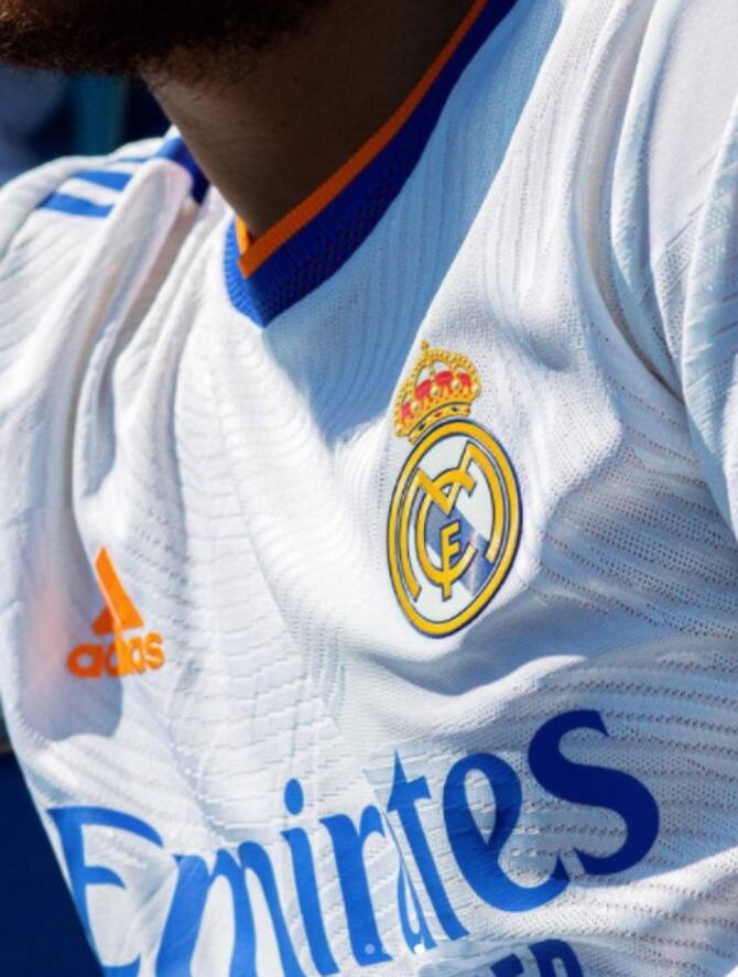 Real Madrid, svelata la nuova maglia 2021 2022 | Sky Sport